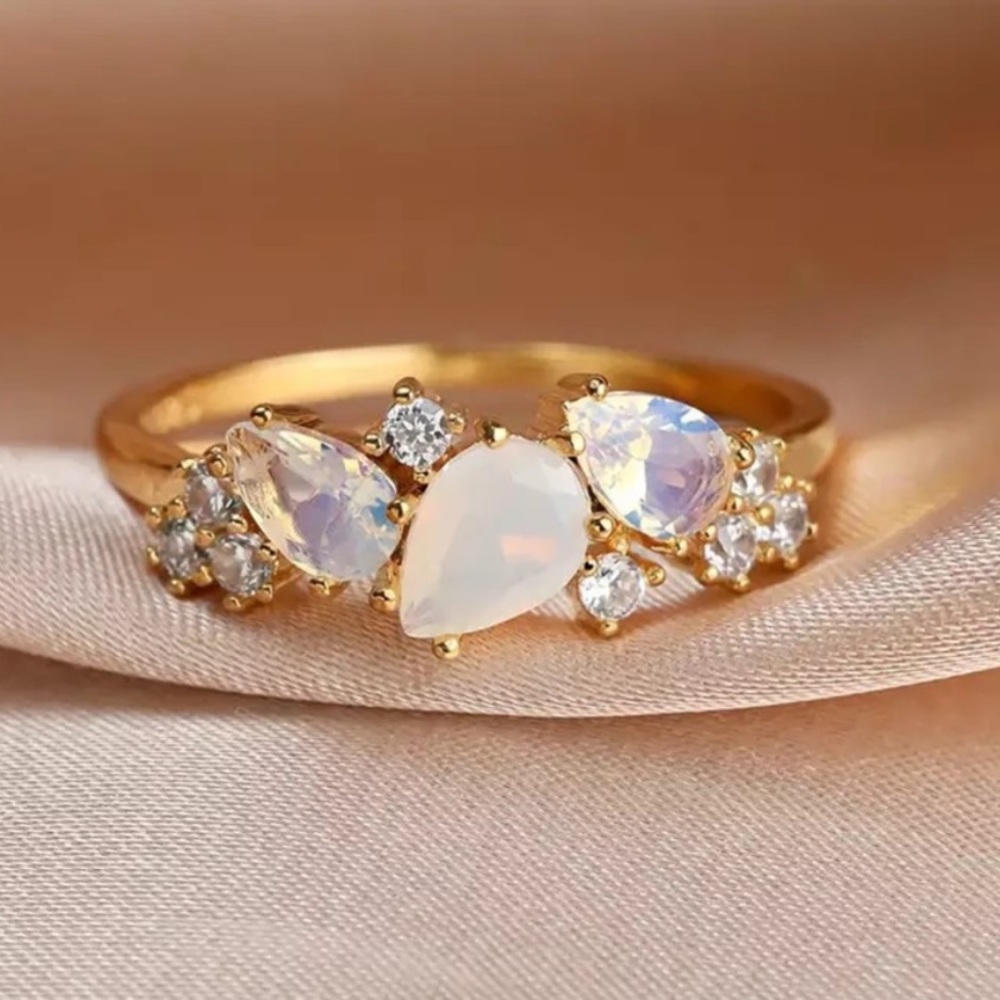 White moonstone yellow gold plated ring - Picture 4 of 7